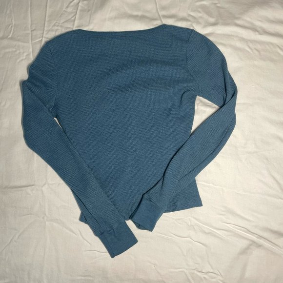 Aritzia Waffle V-Neck basic longsleeve (henley) - Picture 4 of 4